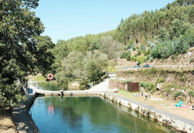 Praia Fluvial Da Louçainha, Portugal